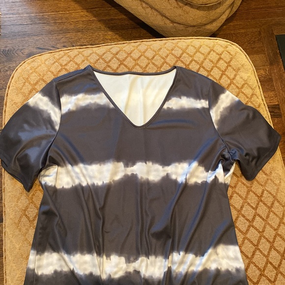 Women’s Black & White Coverup/ Dress - Picture 2 of 5